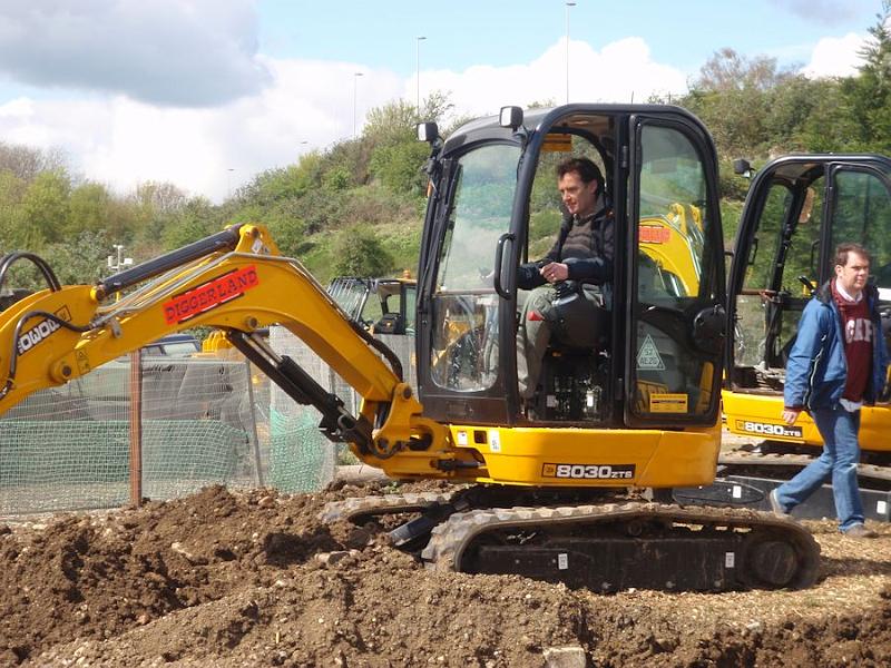 Al_digging.jpg