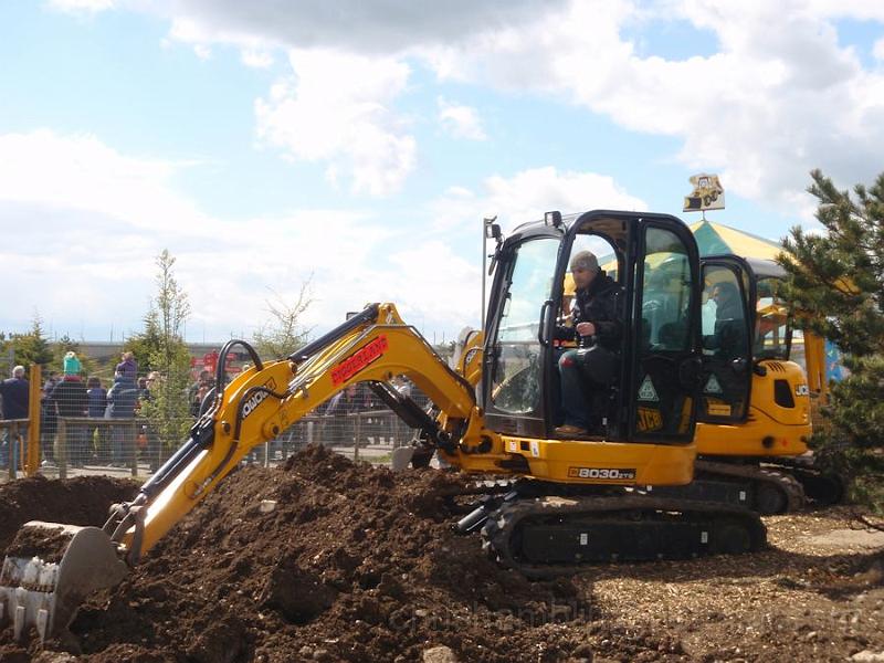 Ben_digging2.jpg